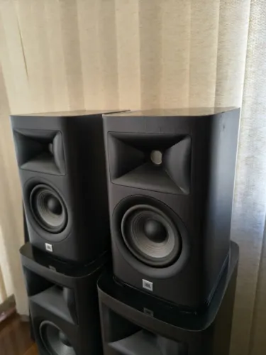 Par de Caixas JBL Studio 620