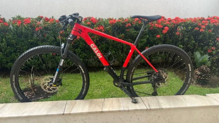 BICICLETA CALOI CARBON SPORT (SEMI-NOVA)