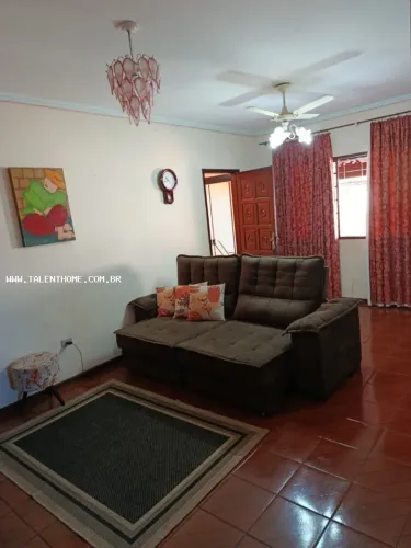 Casa para Venda, 3 dormitórios, 1 suíte, 2 banheiros, 3 vagas