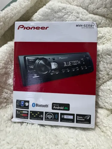 Rádio pioneer novo na caixa