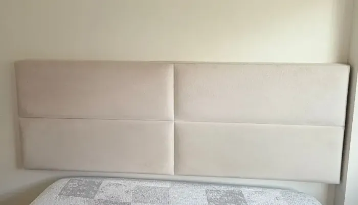 Cabeceira de cama.