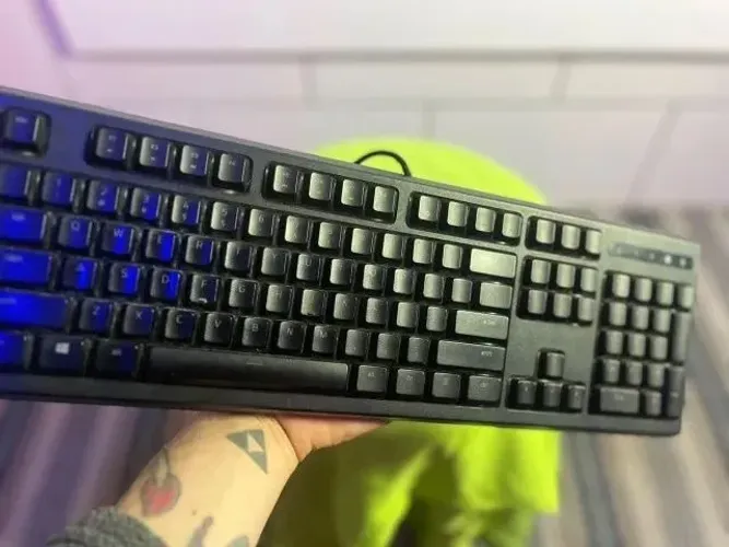 Teclado Gamer Razer Ornata Chroma RGB Mecha-Membrane USB RZ03-0204