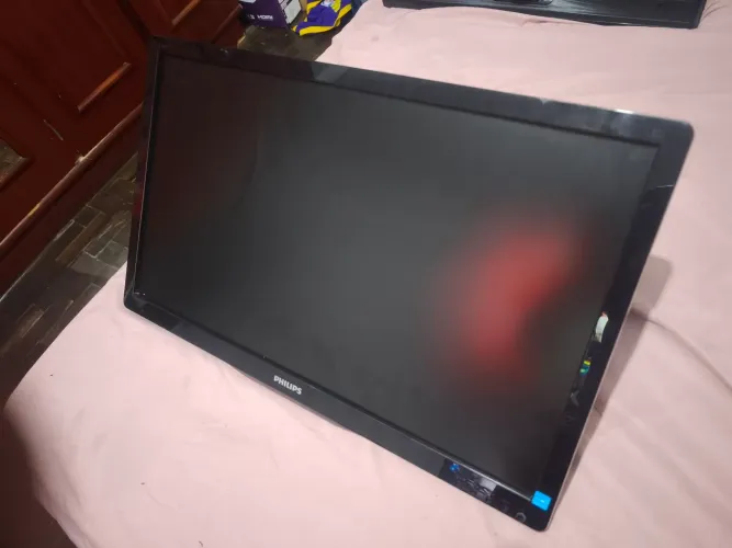 MONITOR PHILIPS 23,6" FULL HD COM SUPORTE ARTICULADO - EXCELENTE ESTADO