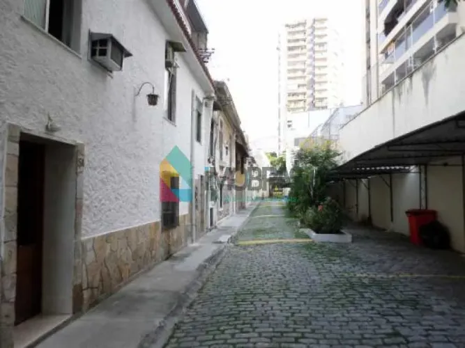 BOTAFOGO!!! CASA DUPLEX COM 3 VAGAS!!!