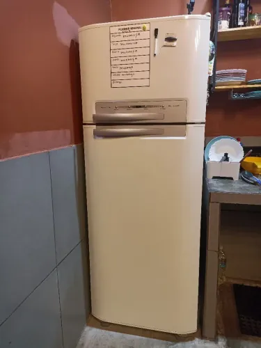 Geladeira Electrolux Frost Free DF48 411litros (usada)