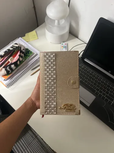 Bíblia Sagrada da mulher - Capa Luxo com Pedraria e Fecho