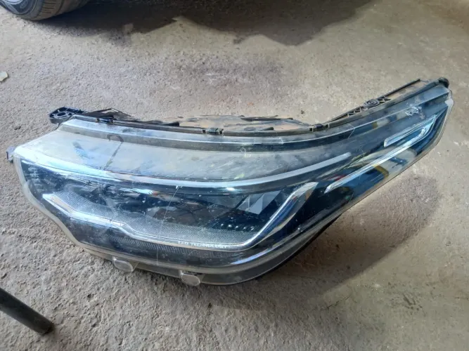 Farol Fiat Strada