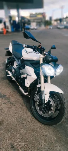 Triumph street triple 675
