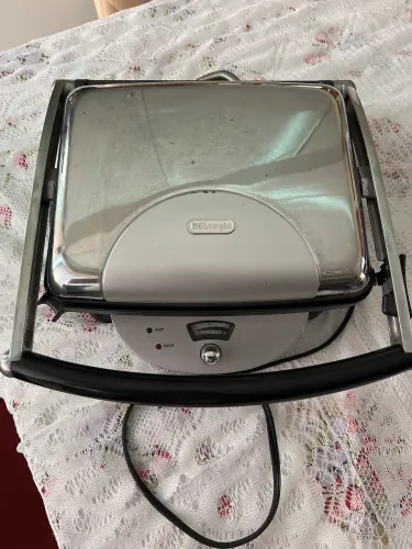 Grill Prensa DeLonghi Grill & Panini CGH800-U