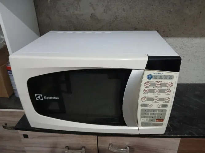Micro-ondas Electrolux 18 litros