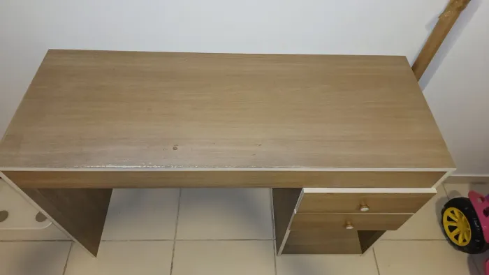 Mesa de 1,20m com 2 gavetas