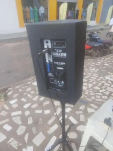 Vendo caixa de som ativa profissional