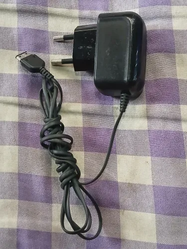 Carregador de Celular Antigo Samsung Original - Modelo ETA3S30BBB (Conector Largo)