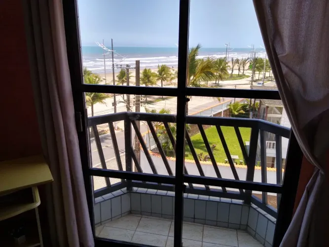 Alugo ótimo Apto de 2 quartos com vista para o mar na Vl. Caiçara, Praia Grande - SP