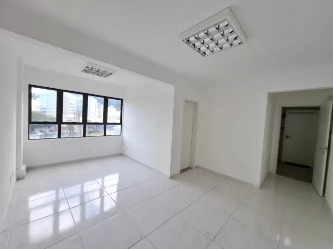 Sala Comercial 26m² com Garagem no Trindade Shopping - A 300m da UFSC e HU (Lauro Linhares