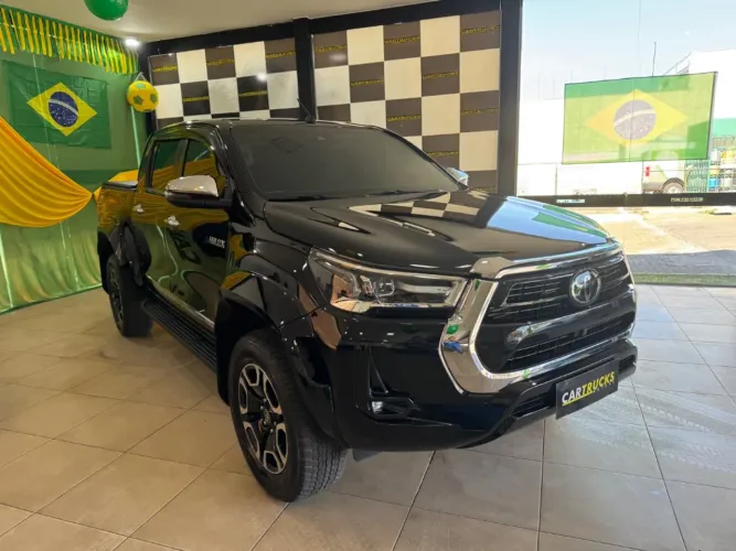 Toyota Hilux CD SRX Plus 4X4 2.8 TDI Die. Aut. 2024