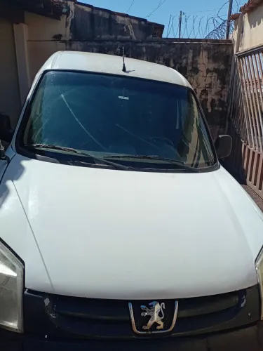 Peugeot Partner Van 1.6 Flex 16V 5P 2011
