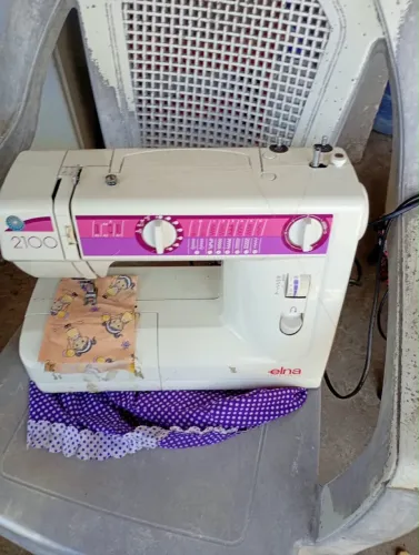 Vendo máquina de costura