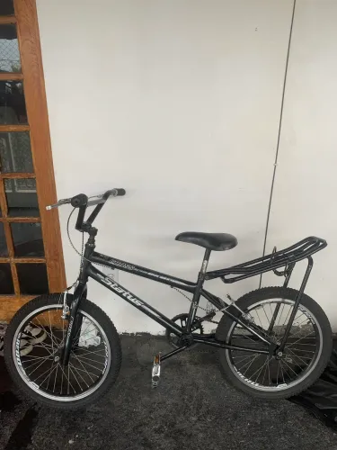 Bicicleta BMX Preta 