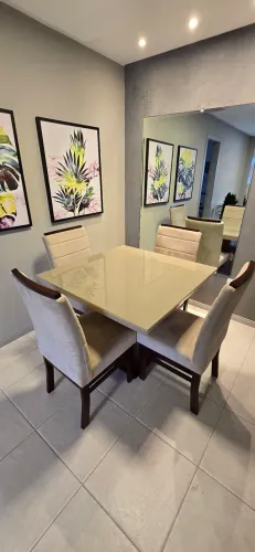 Mesa jantar  c/ 4 cadeiras