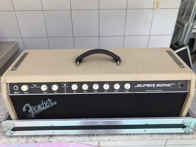 Amplificador valvulado Fender Supersonic 60w
