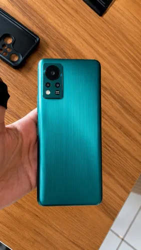 Celular pouco usado