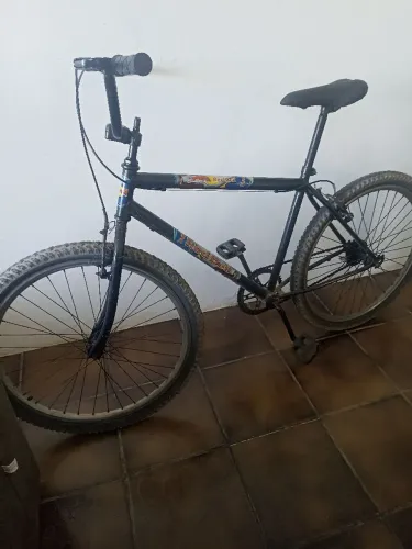 Vende-se uma bicicleta valor 200 reais
