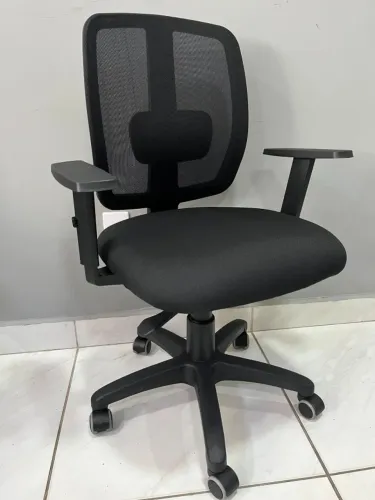 CADEIRA DE ESCRITÓRIO EXECUTIVA VOX