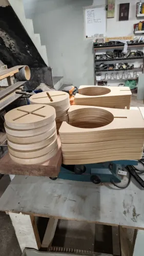 Banquinho de Encaixe em MDF Cru - Sem Parafuso, Suporta 100kg