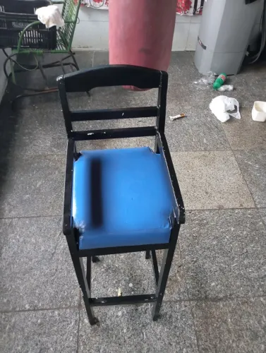 Cadeira infantil para barbeiro ?