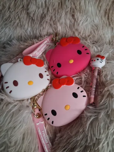 Bolsinha da Hello Kitty pra colocar moedas e gloss Hello Kitty