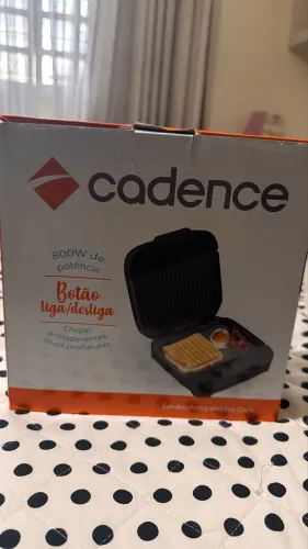 Sanduicheira elétrica cadence San400 potência de 750w