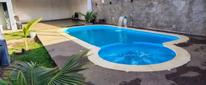 Piscina com hidromasagem de 8 metros 