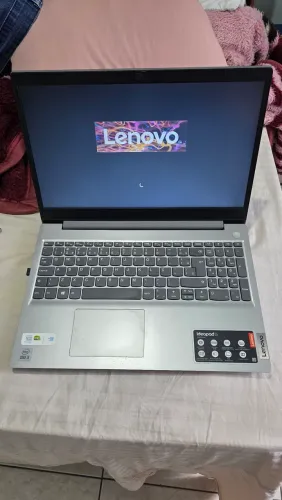Lenovo IdeaPad 3 (Rápido! 12GB RAM + SSD) - Impecável