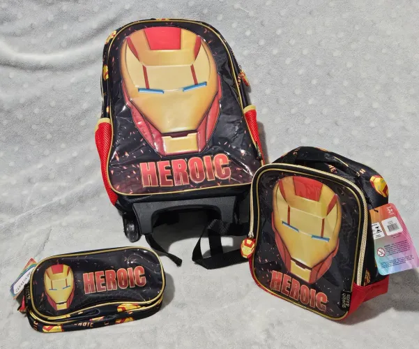 Mochila Rodinhas Homem de Ferro + Lancheira + Estojo