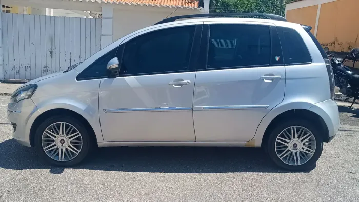 Fiat Idea Essence 1.6 Flex 16V 5P 2012