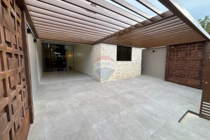 Belíssima casa à venda no Setor Ceará, em localização privilegiada, próxima ao Fórum!
