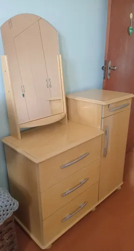 Cômoda com penteadeira