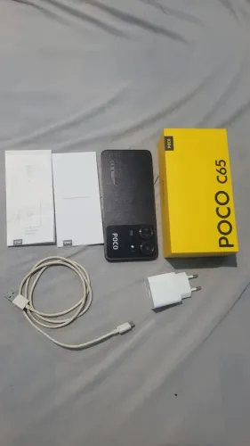 Vende-se celular POCOC65 celular completo com carregador e manual 4 meses de uso 