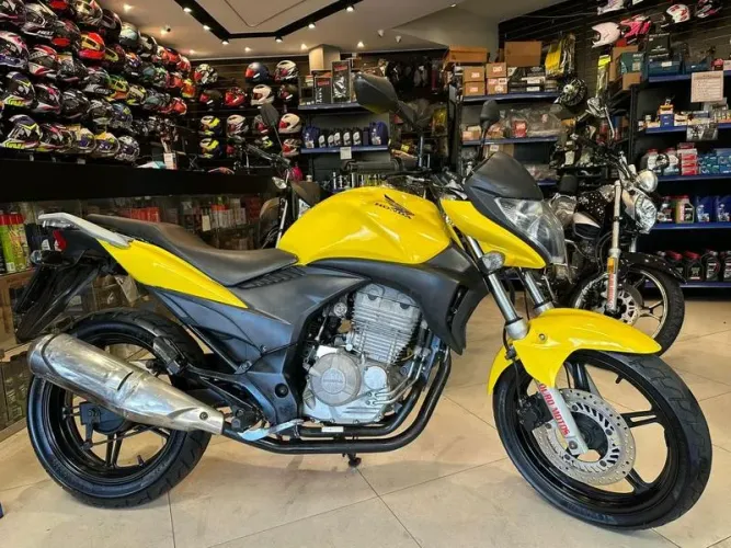 HONDA CB 300 R 2010