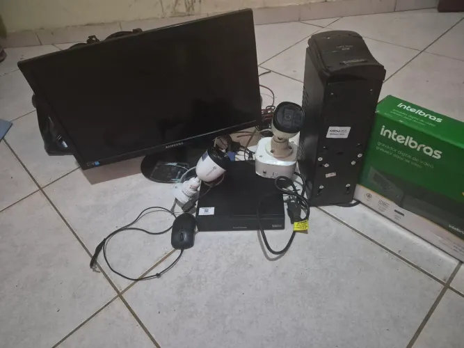 Vende se conjunto de camera com gravador digital de video
