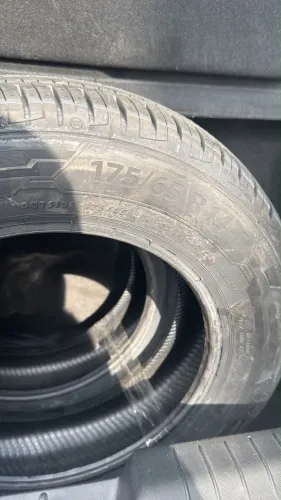 Vendo 2 pneus barum continental 175/65 R14T