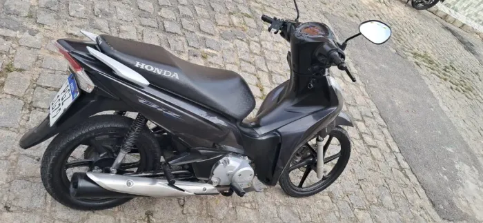 Moto nova, no ponto de transferir, toda em dias.