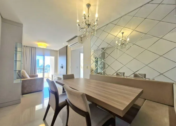 Apartamento semimobiliado com 2 suítes, 2 vagas na Vila Operária, Itajaí
