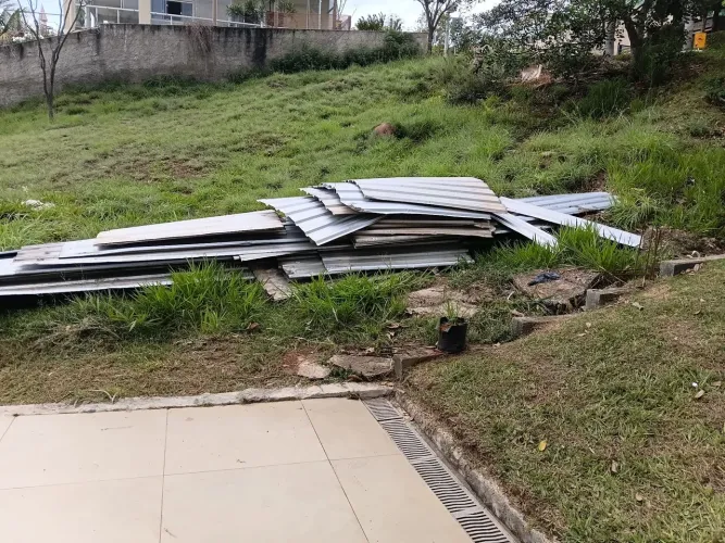 Telhas Metálicas Galvanizadas Usadas - 200m² - Bom Preço