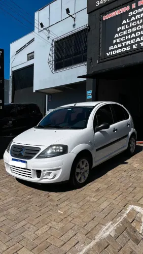 Citroen C3 GLX 1.4/ GLX Sonora 1.4 Flex 8V 5P 2012