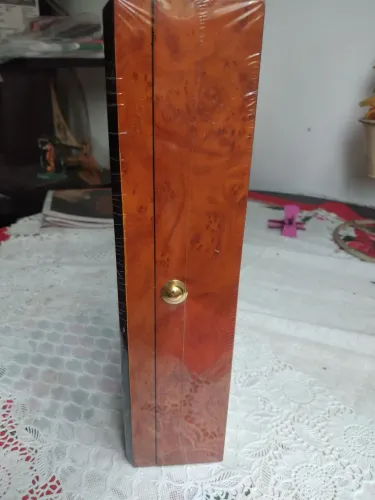 BIBLIA Sagrada  Edição Limitada com Caixa em formato personalizado  