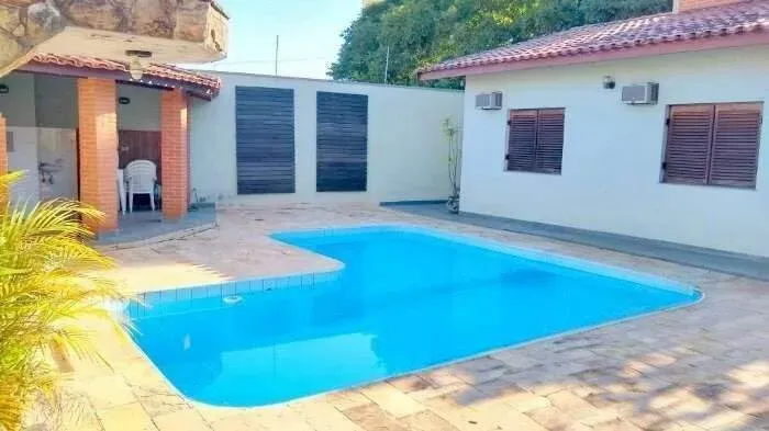 Casa com Piscina para Locação/Venda ? Jardim Siesta, Jacareí/SP