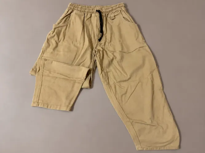 Calça sarja caqui