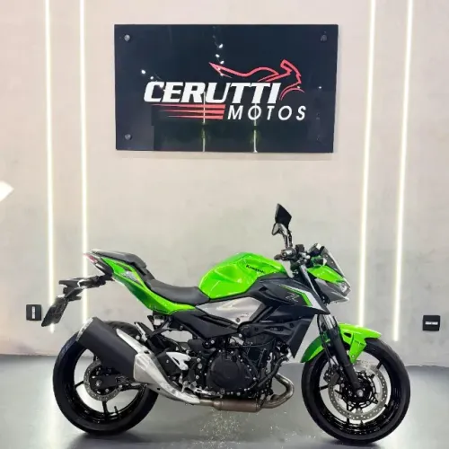  Kawasaki z 500 2025 com apenas 7.000 km